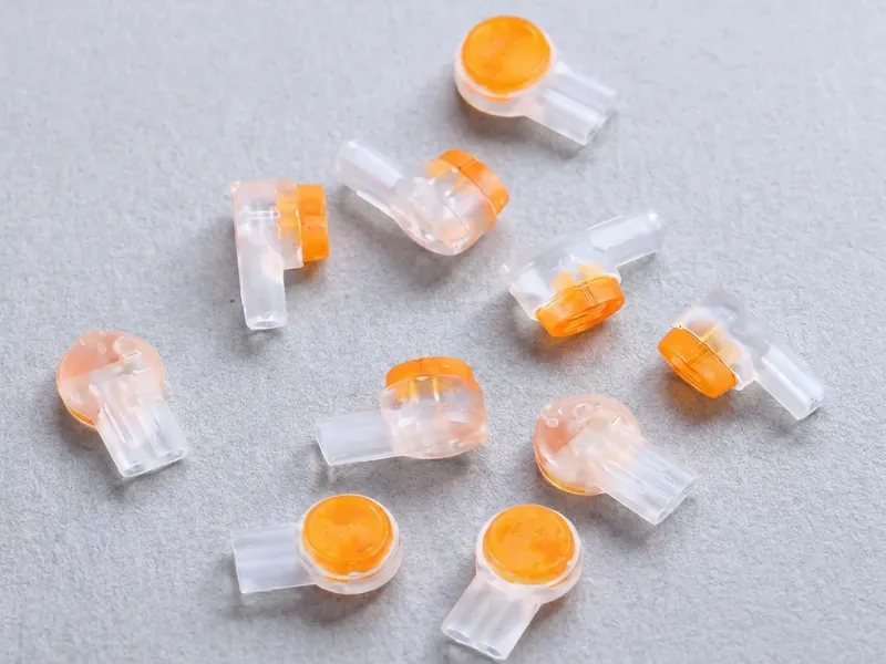 UY2 gel-filled IDC splice connectors scattered view