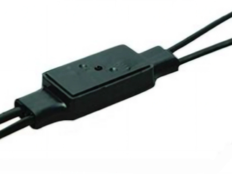UDW2 connector installed on connected drop wires